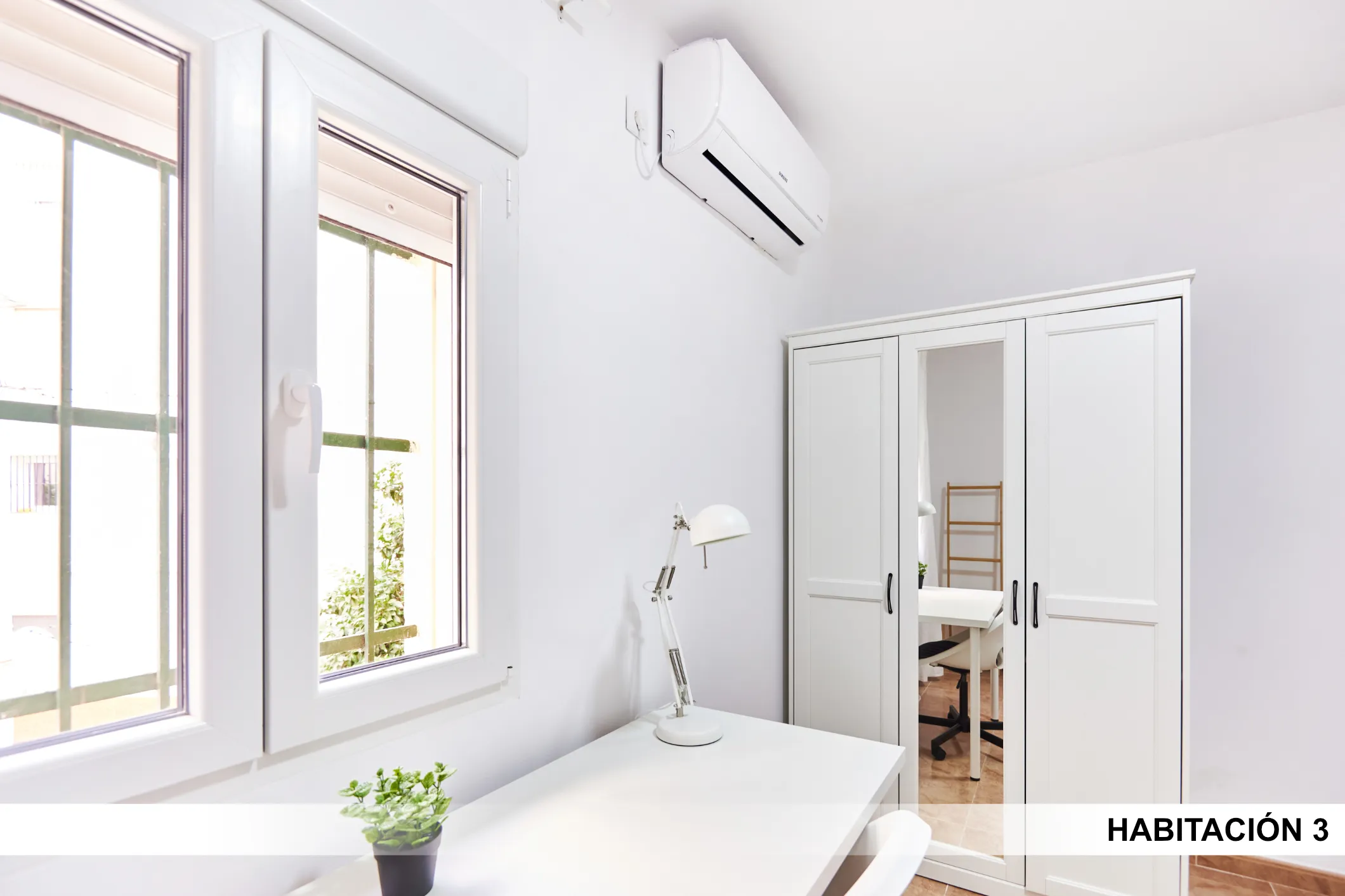 Shared Room in Seville photo 4