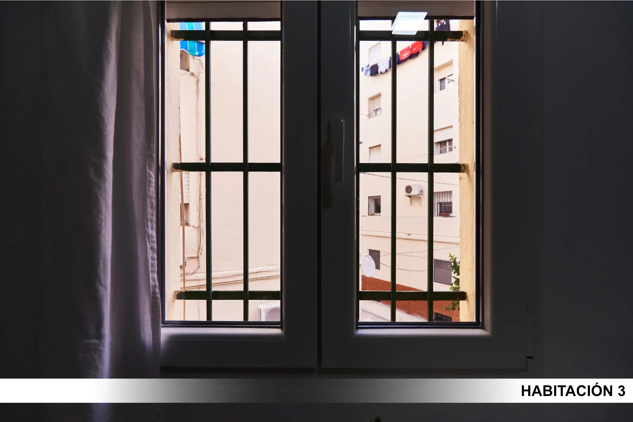 Shared Room in Seville photo 5