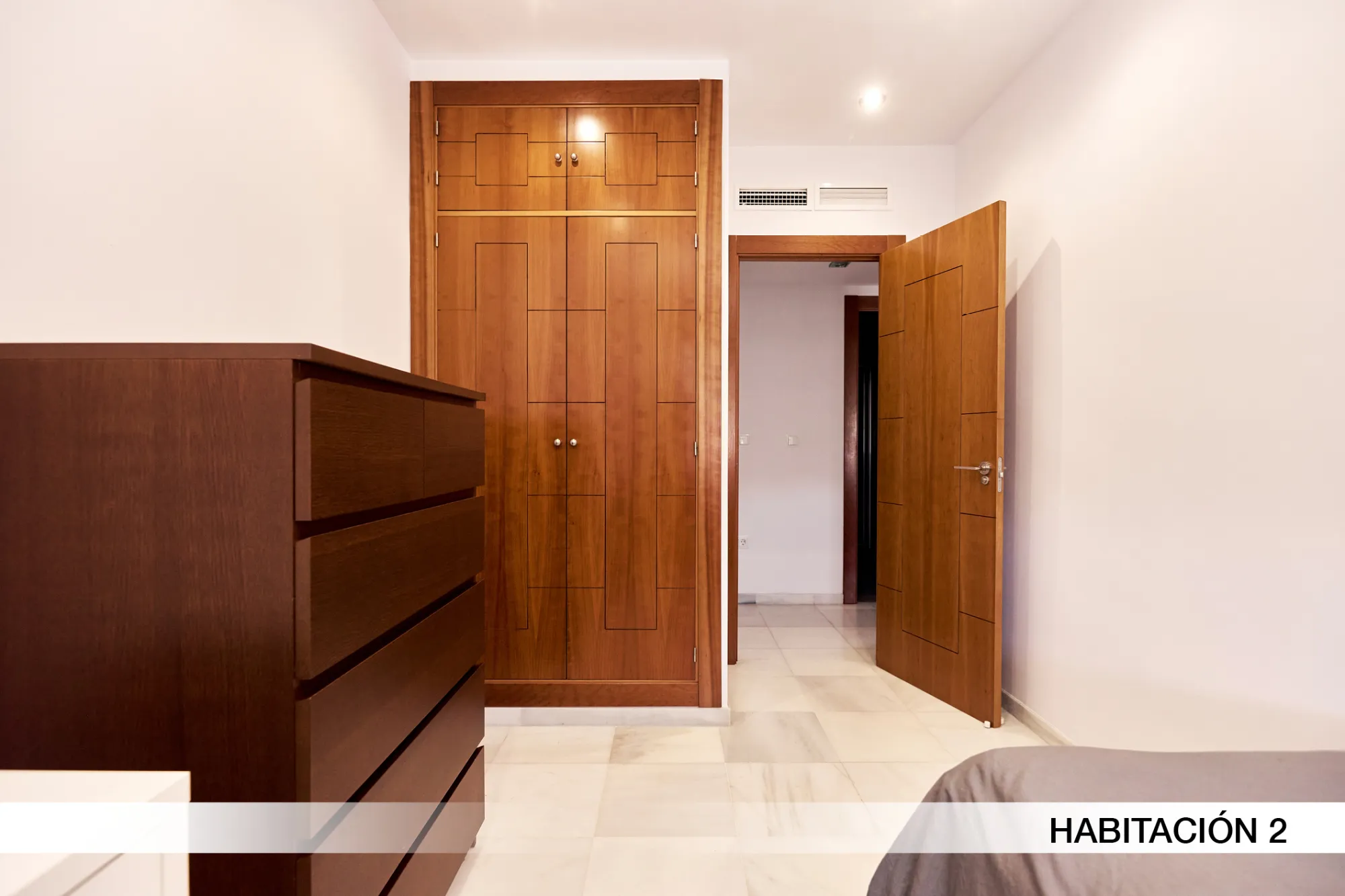 Shared Room in Seville photo 3