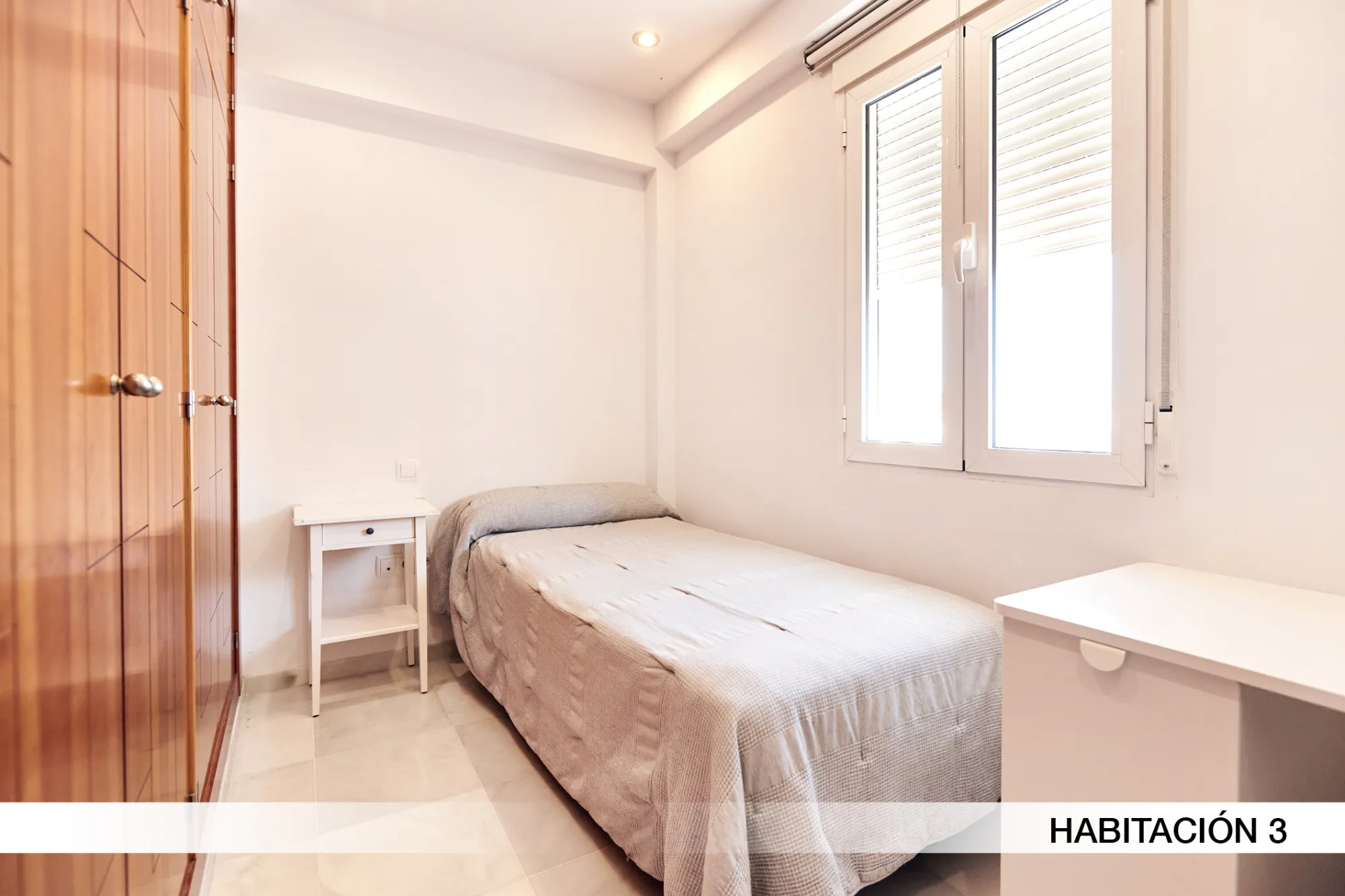 Shared Room in Seville photo 2