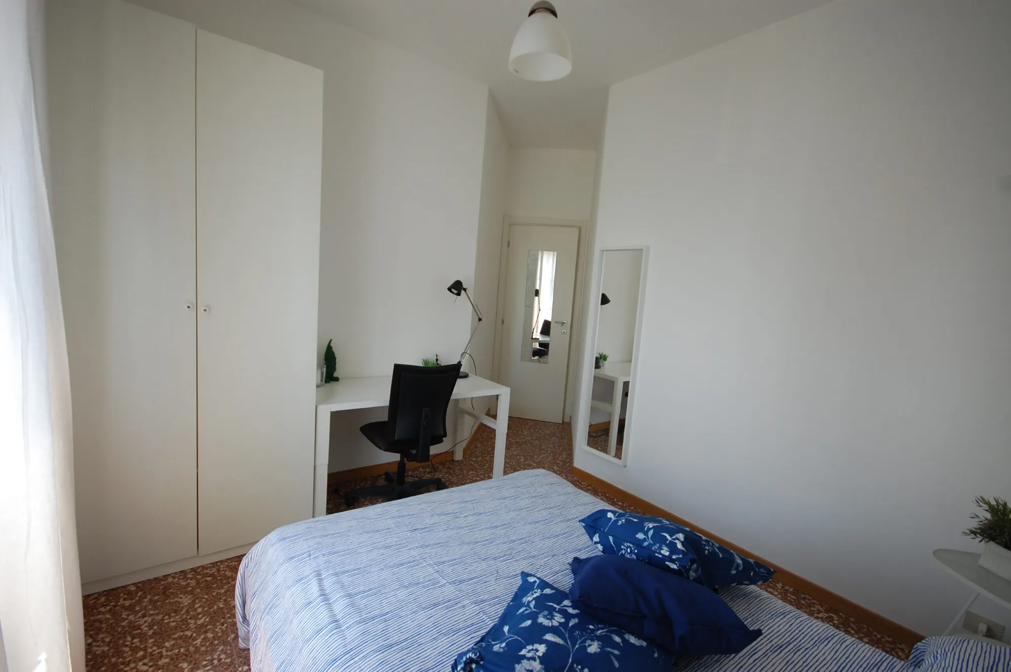 Private room in Milan photo 4